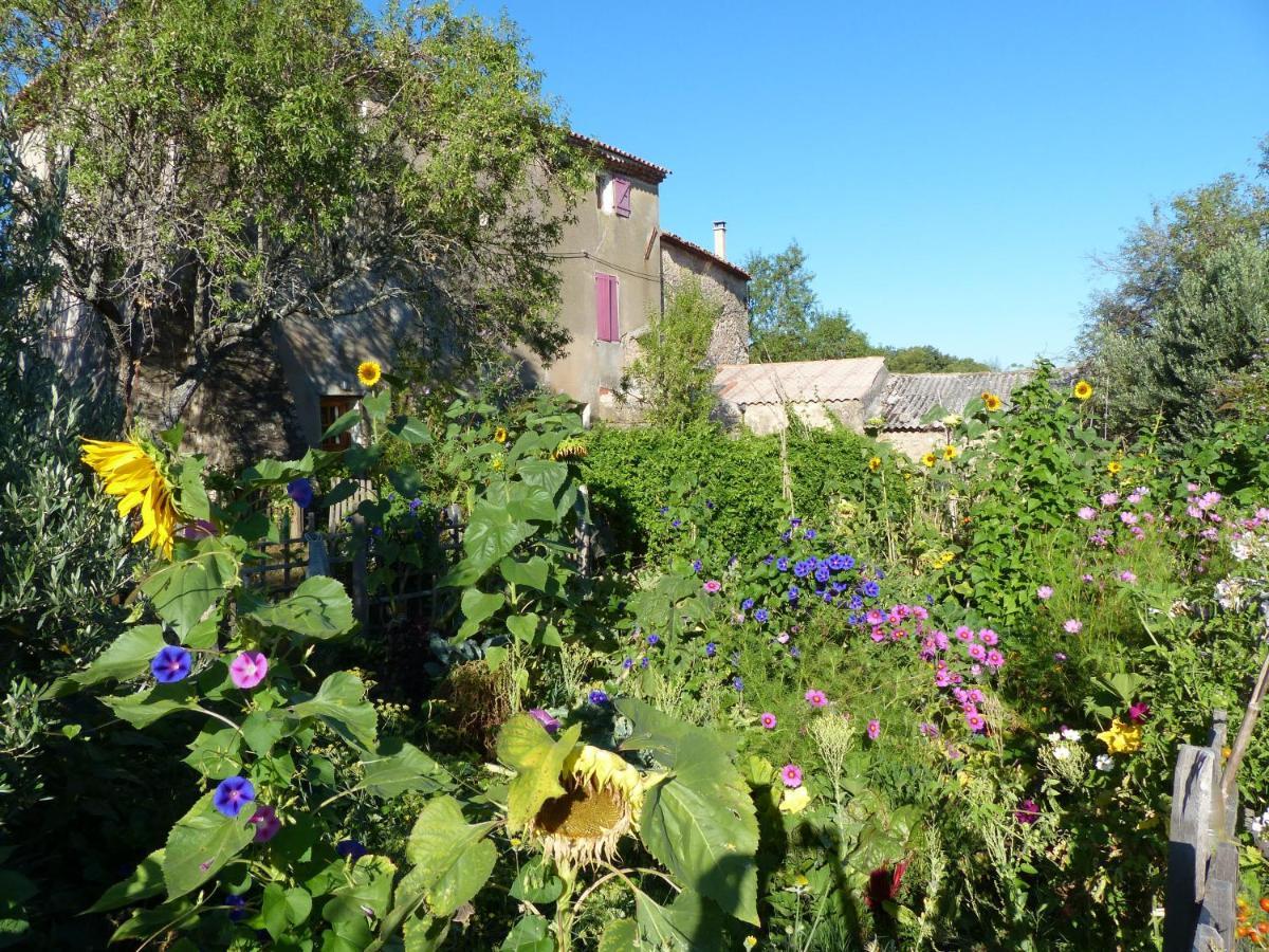 Bed and Breakfast Le Deffend Vieux Trets Esterno foto