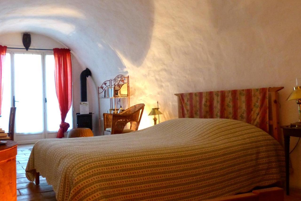 Bed and Breakfast Le Deffend Vieux Trets Esterno foto