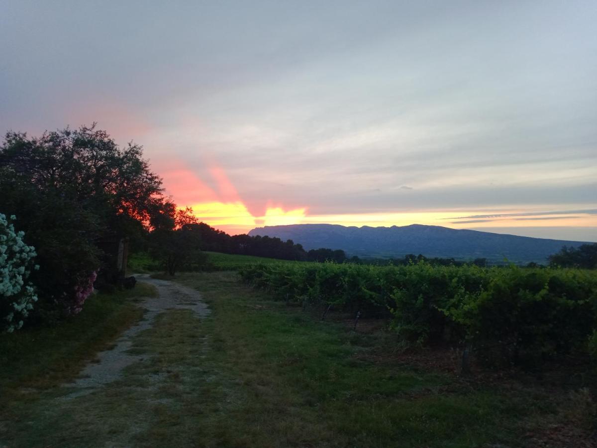 Bed and Breakfast Le Deffend Vieux Trets Esterno foto