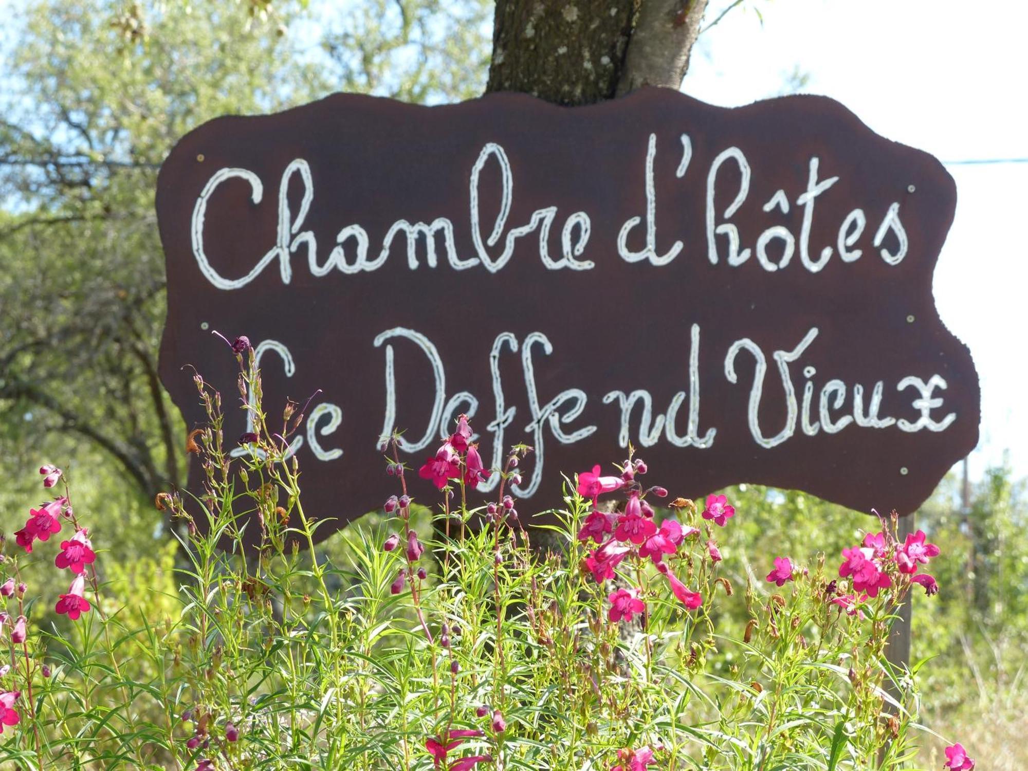 Bed and Breakfast Le Deffend Vieux Trets Esterno foto