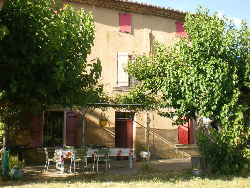 Bed and Breakfast Le Deffend Vieux Trets Esterno foto